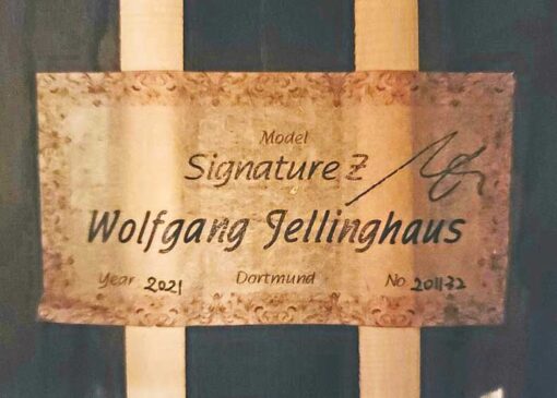 Signature2021 label